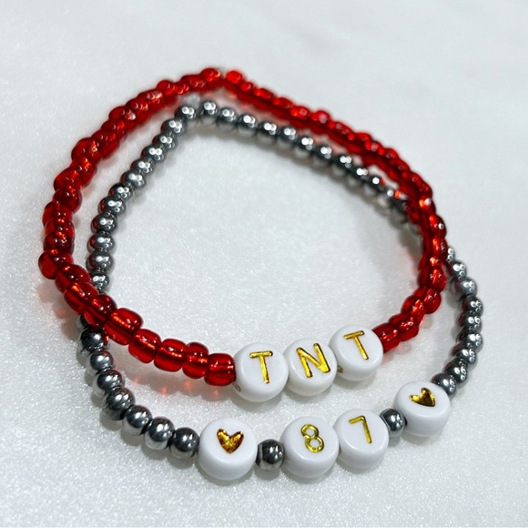 Chiefs Taylor Swift Friendship Bracelets 87 13 Travis Kelce TNT Kansas City - Picture 2 of 3
